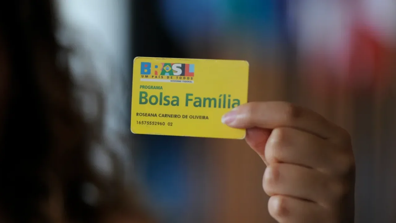 1061896729-bolsa-familia-15