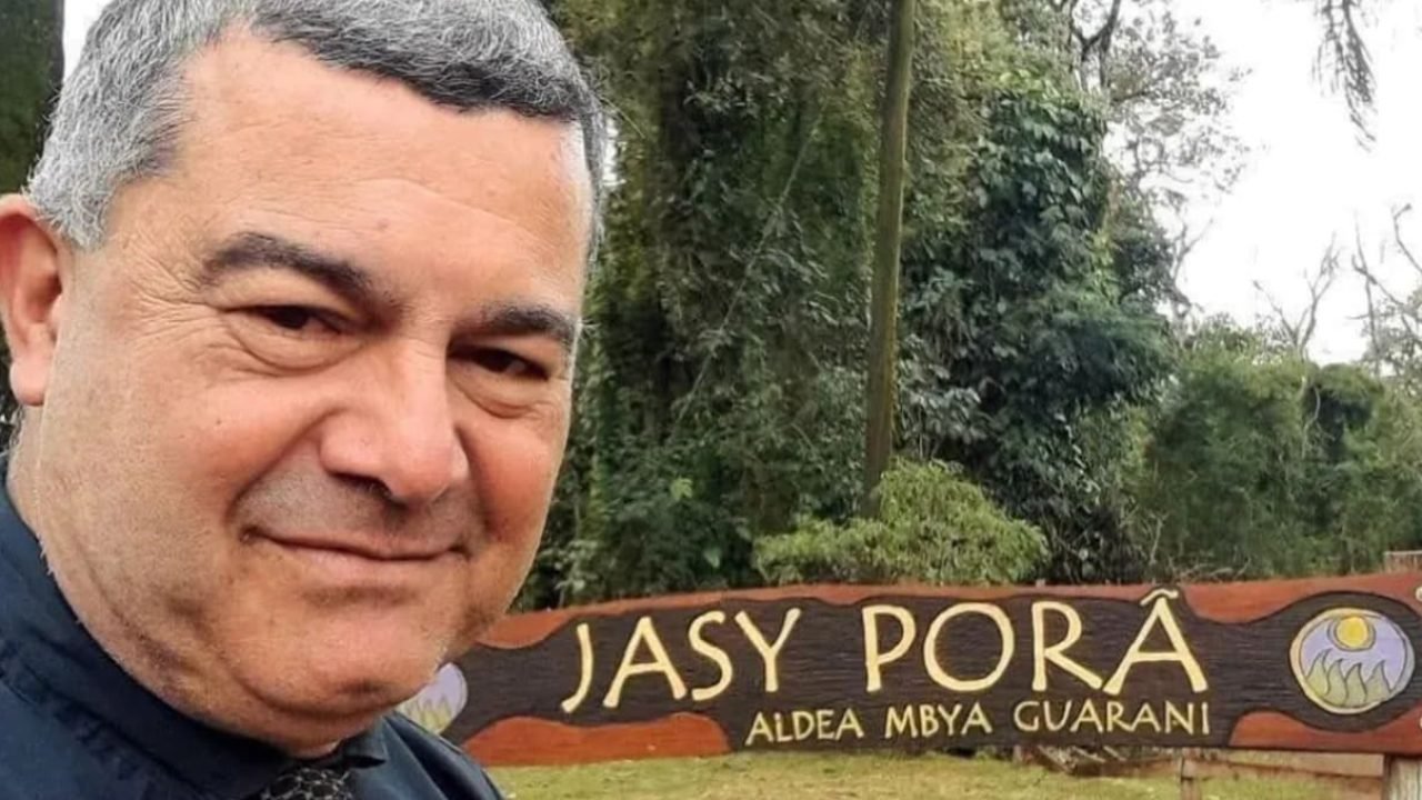 Puerto Iguazú chora a morte do indigenista Javier Rodas — Foto: H2FOZ