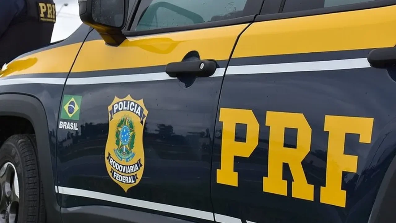 PRF reforça fiscalização em rodovias federais na 'Operação Natal'