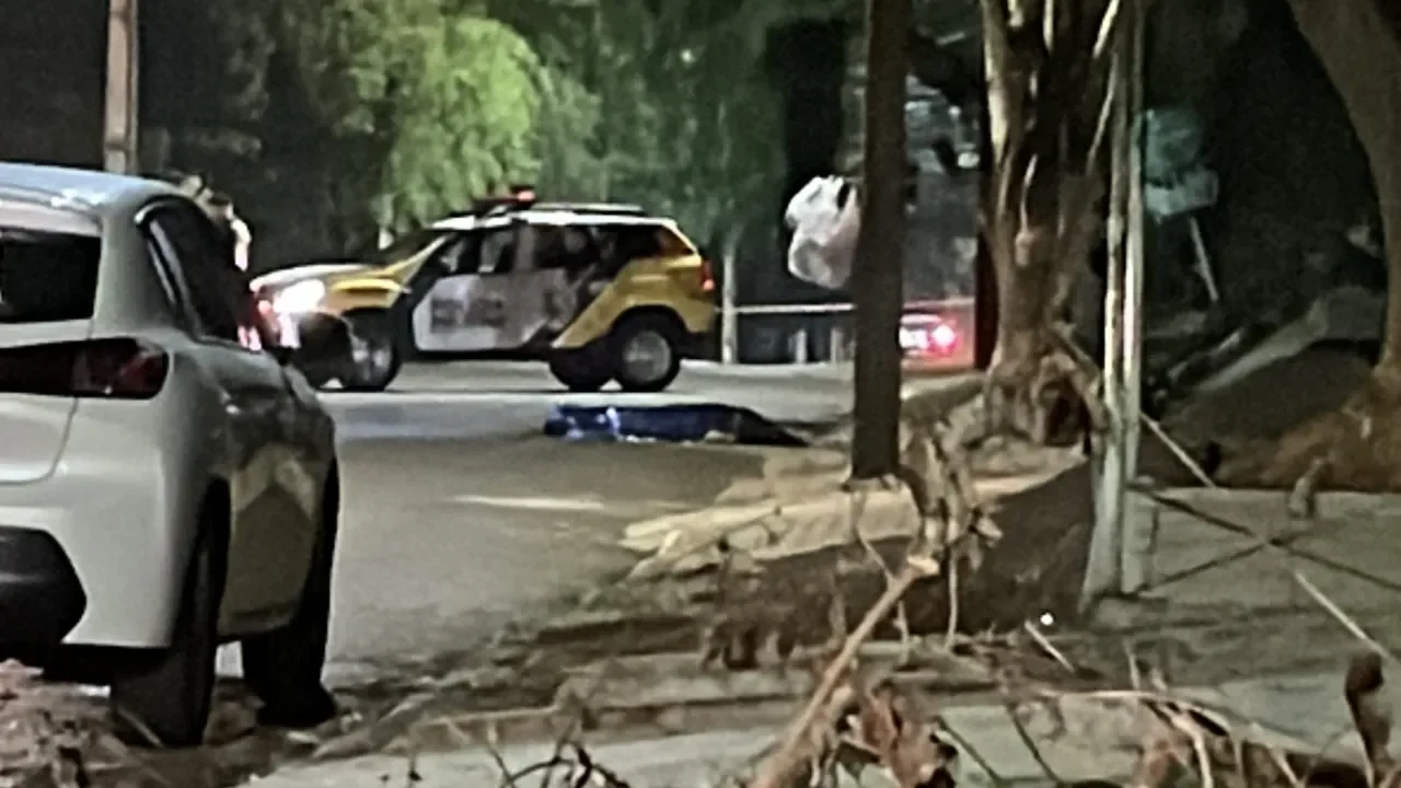 PM prende jovem suspeito de matar homem no Jardim Clarito, em Cascavel