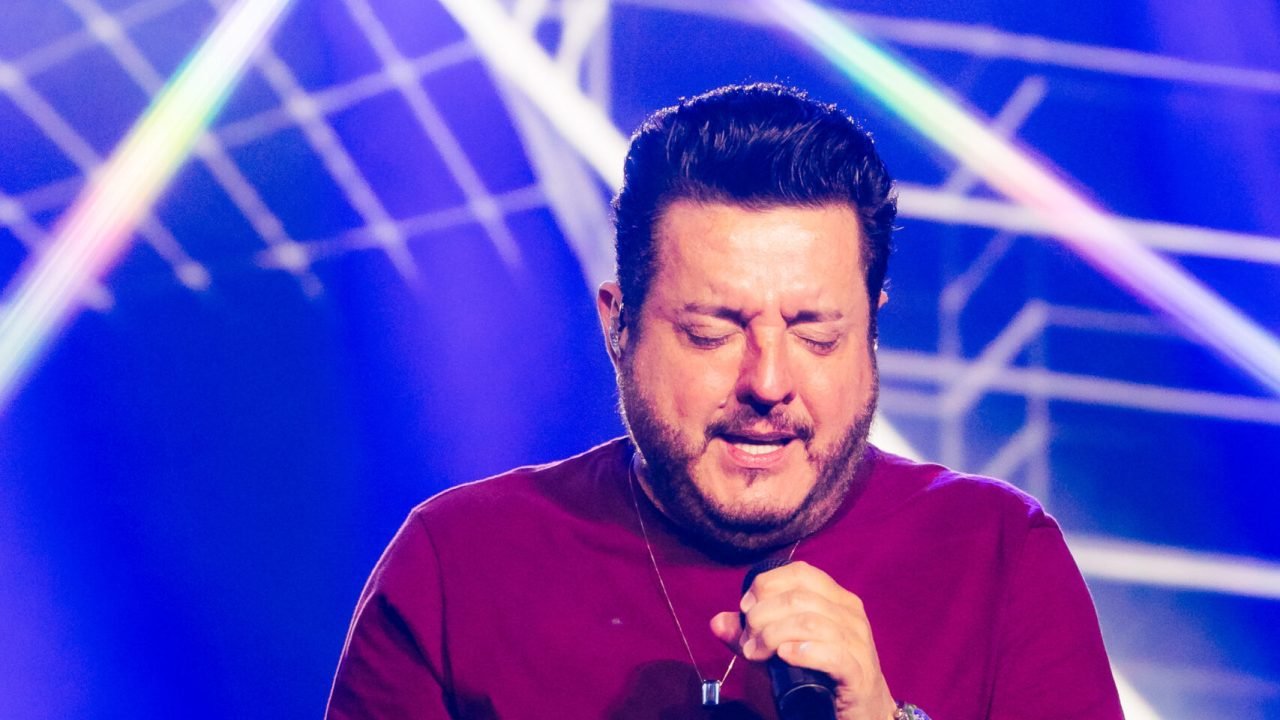 Foto: Logo Tarobá - Branco