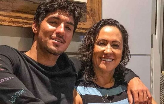 1813149976-mae-de-gabriel-medina-fala-sobre-termino-com-filho