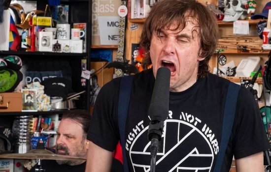1965199825-napalm-death-detonando-o-tiny-desk