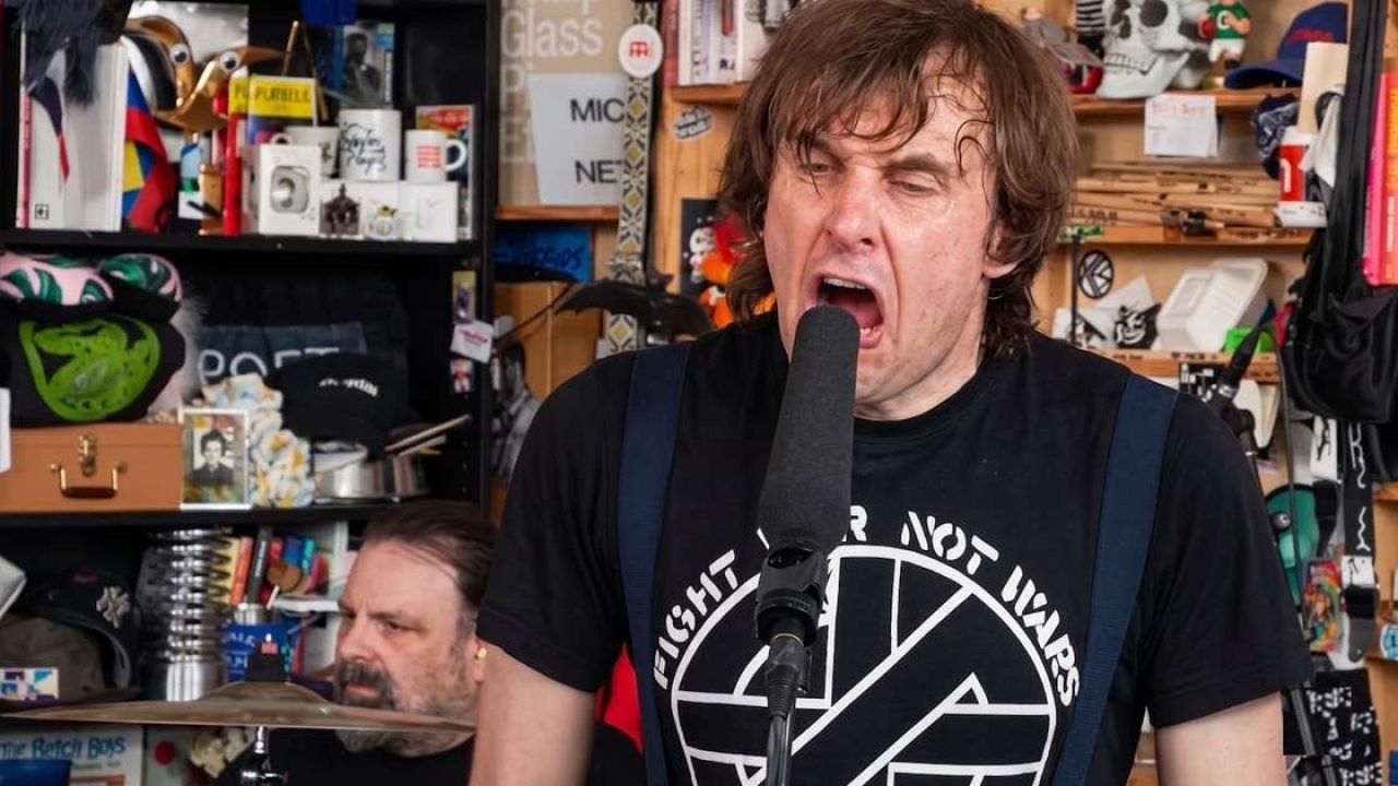 1965199825-napalm-death-detonando-o-tiny-desk