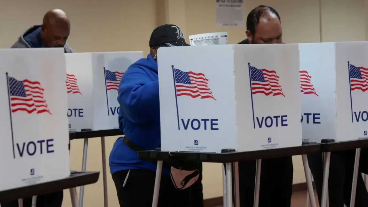 2024-11-04T143542Z_1_LYNXMPEKA30FP_RTROPTP_4_USA-ELECTION-MICHIGAN