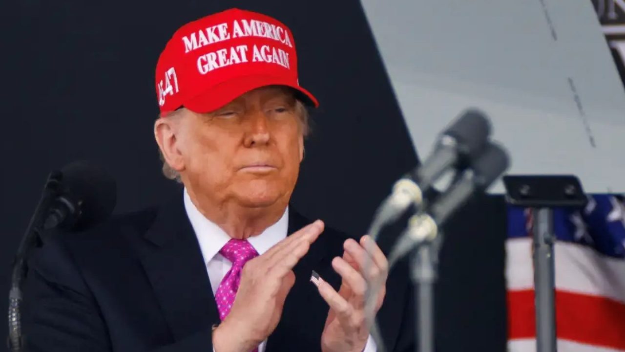 2025-07-12t151717z_1_lynxmpel6b06q_rtroptp_4_macro-trump-tarifaseu