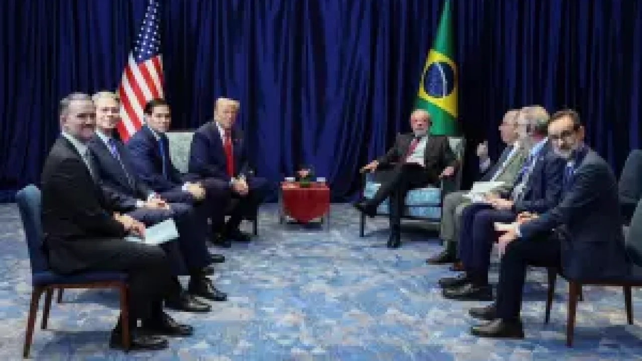 2025-10-26T080451Z_805751382_RC2KJHA2GNTY_RTRMADP_3_ASEAN-SUMMIT-copiar-300x200.jpg