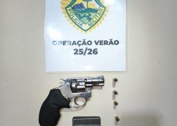 Polícia Militar apreende arma de fogo e droga durante abordagem em Pontal do Paraná