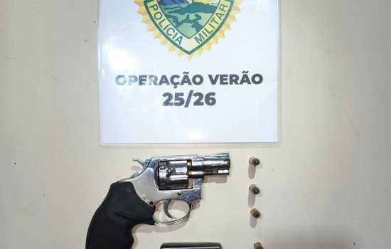 Polícia Militar apreende arma de fogo e droga durante abordagem em Pontal do Paraná