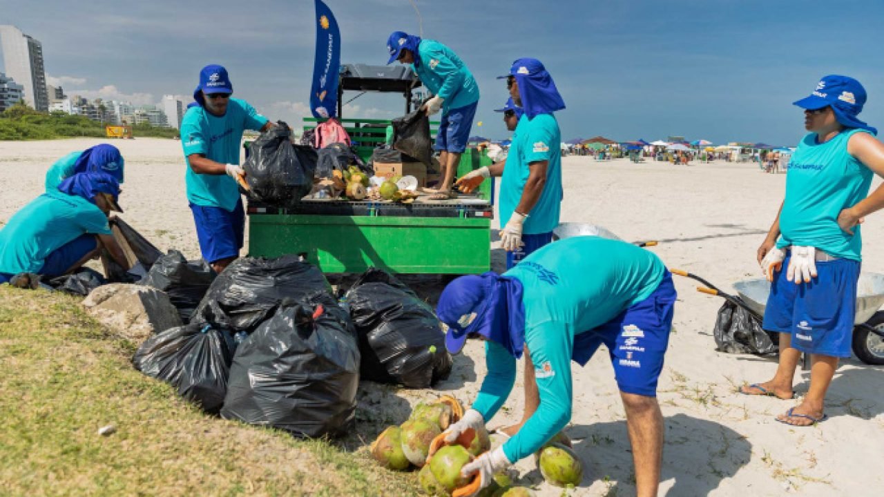 Sanepar segue limpeza intensa das praias