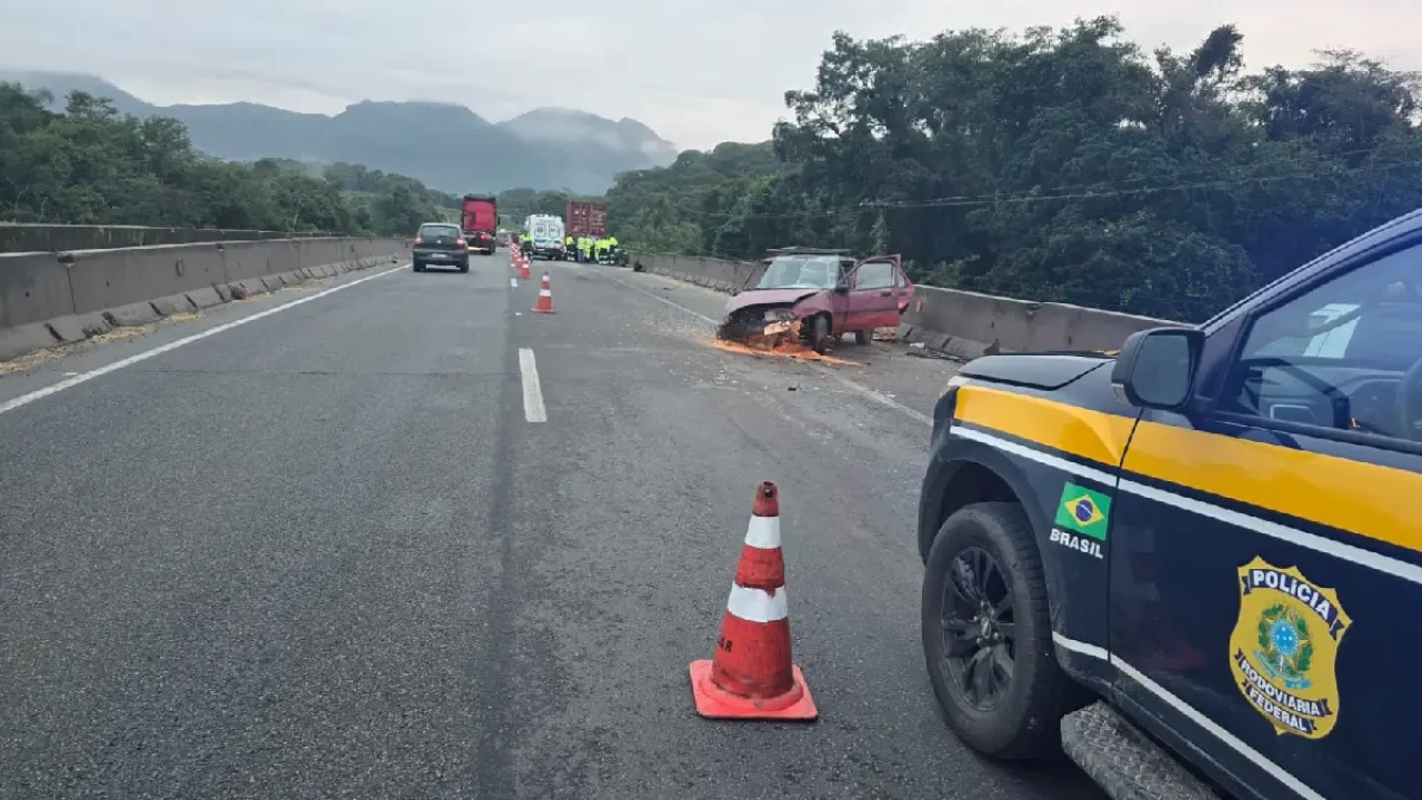 O acidente aconteceu no quilômetro 9 da rodovia — Foto: O acidente aconteceu no