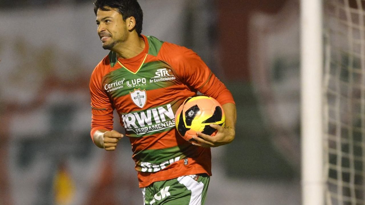 Decisões judiciais frequentemente mudam o destino de clubes em campeonatos. — Fo