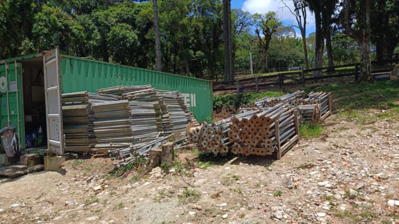 PCPR recupera carga de escoras metálicas desviadas de empresa de Pato Branco