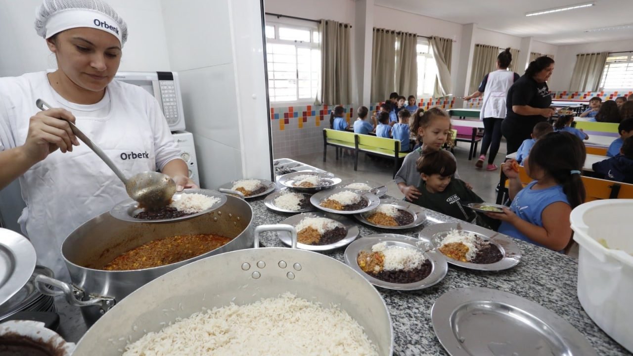 Educação faz licitação para contratar cozinheiras para Cmeis de Cascavel