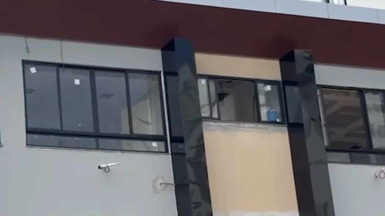 Homem morre após sofrer choque elétrico em cobertura de prédio no Centro de Cascavel