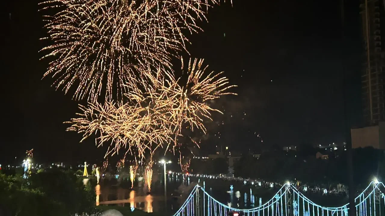 Shows musicais gratuitos e espetáculo de fogos de baixo ruído marcam virada do ano em