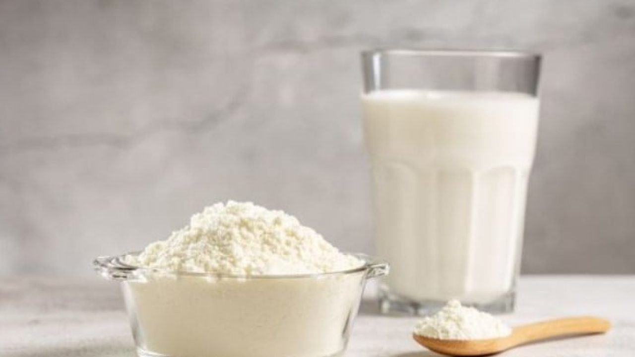 Importação do leite em pó cai pela metade, mas produtor ainda sofre