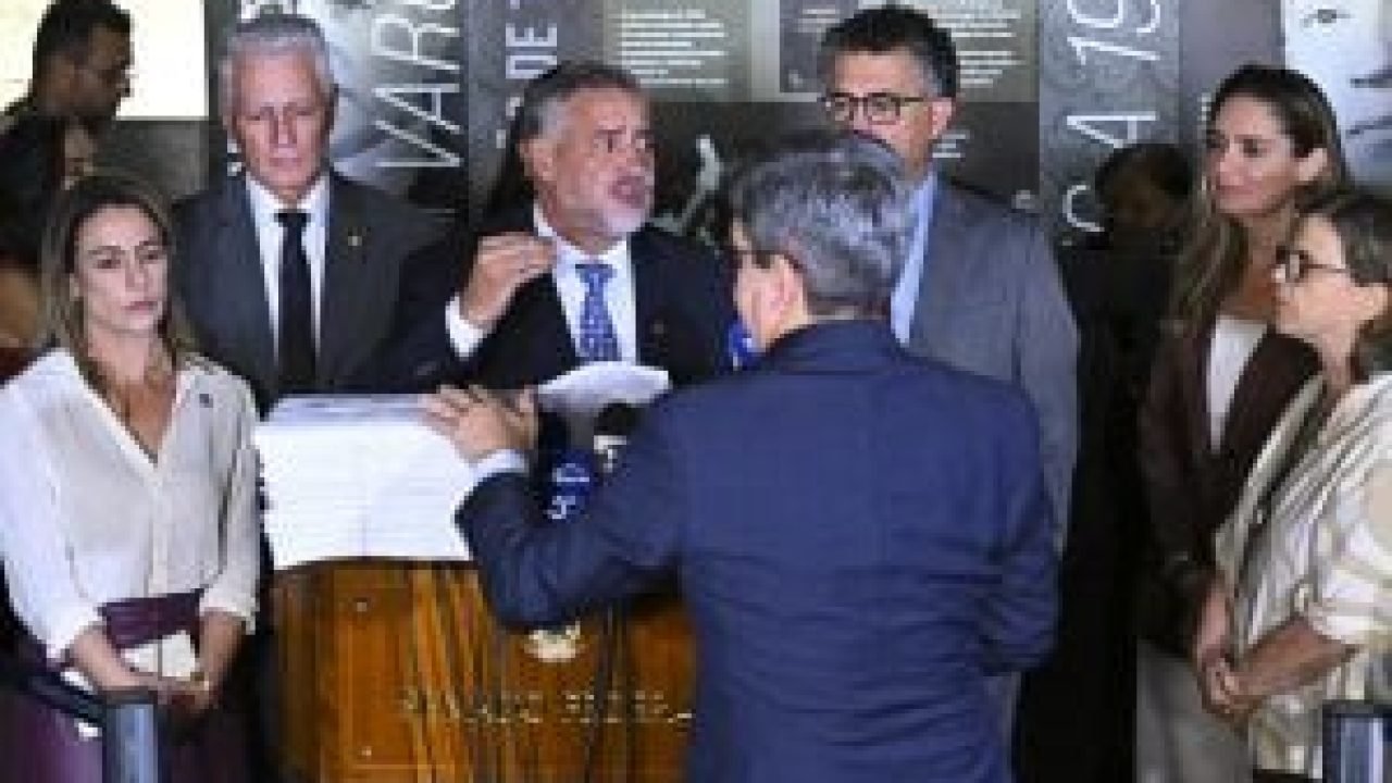 55172321943_219e60b03f_o-300x200-1