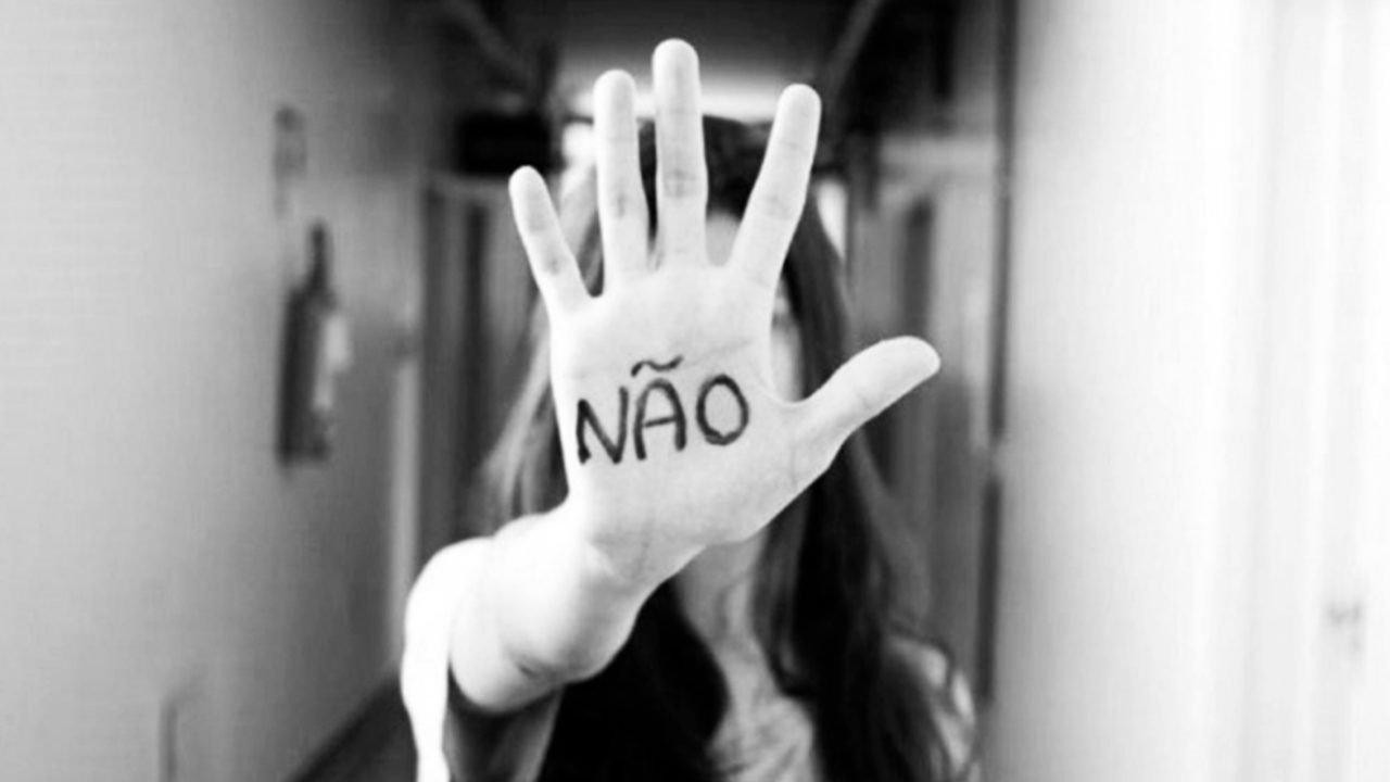 Violência doméstica, desacato e confronto com a polícia: ma