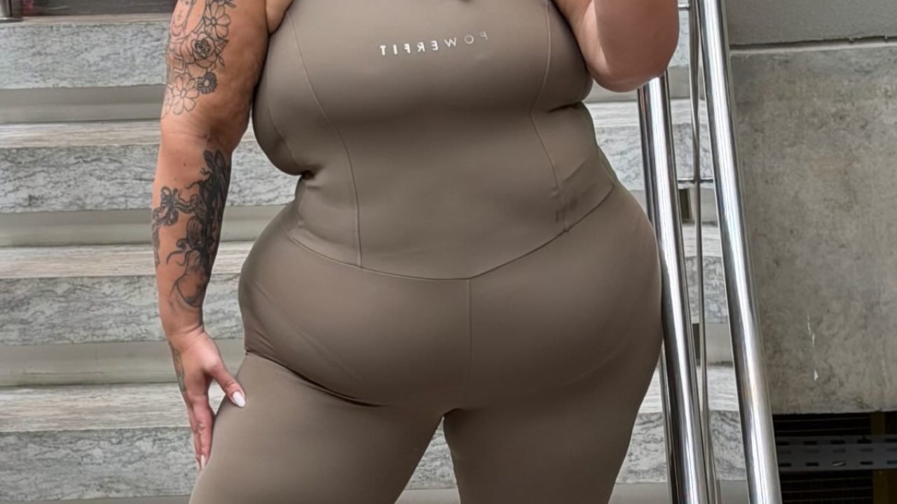 Thais Carla posa na academia e emagrecimento surpreende; veja