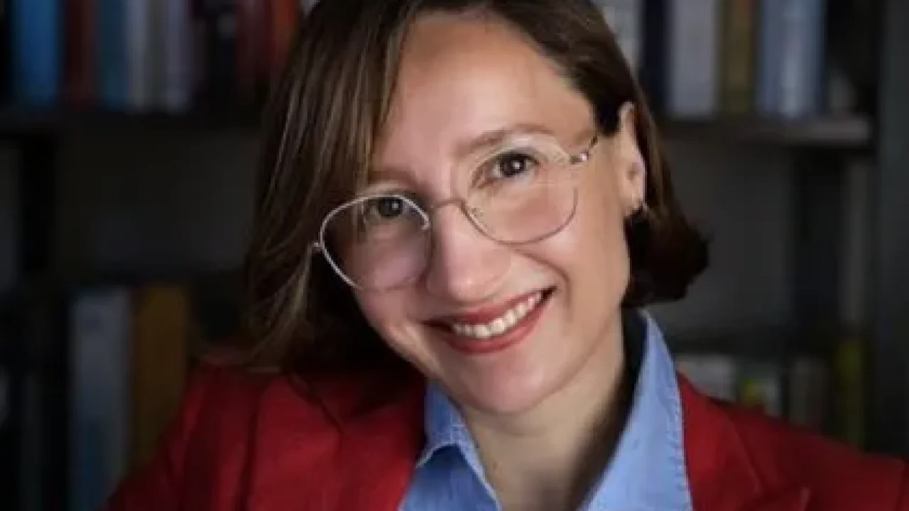 699f2d882d285bad7d93e31d_nine-borges-pesquisadora-acadeCC82mica-420