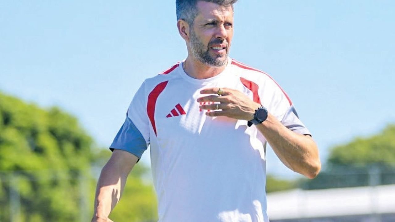 Pezzolano estreia no Inter em busca da primeira vitória