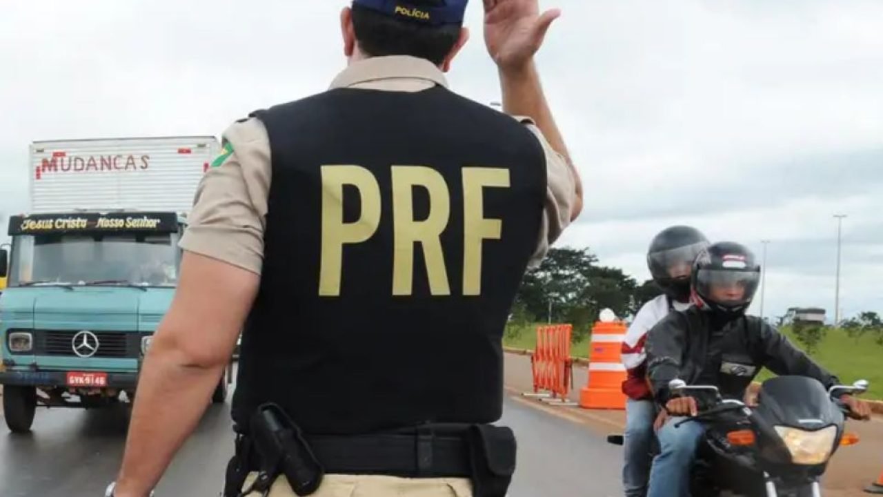 Rodovias federais do Paraná têm 53 acidentes e 422 casos de excesso de velocidade neste fim de