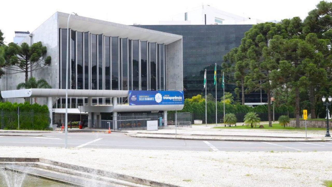 Assembleia Legislativa encerra atividades de 2025 com homenagens e debates sobre infraestrutura