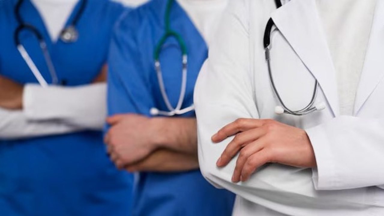 905df7congmateriamanualequipedeenfermeiraemedicopr006661600202608112356