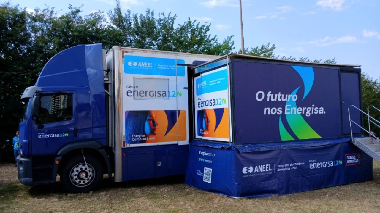 Unidade móvel do Nossa Energia visita 39 cidades e substitui mais de 36 mil lâmpadas de