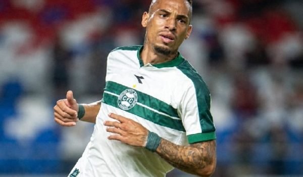 Breno-Lopes-Coritiba.jpg