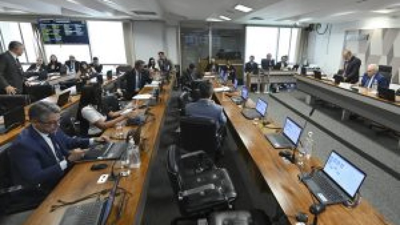 CCJ-Senado-1-300x200-1