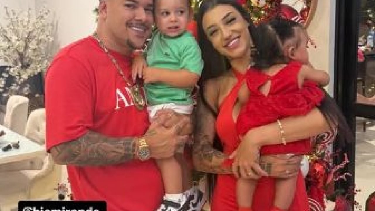 Bia Miranda passa Natal com ex e web especula reconciliação