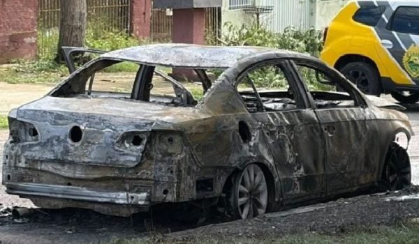 Carro-queimado-no-Boqueir.jpg