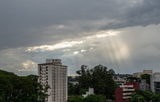 Chuva-Roberto-Dziura.jpg