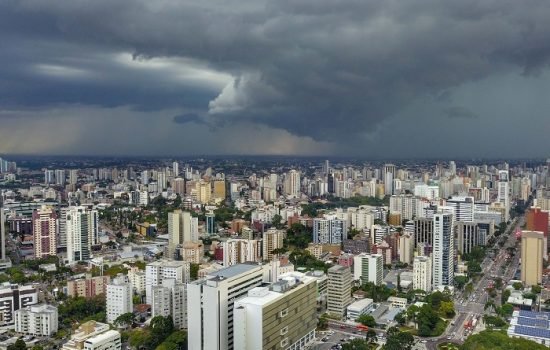 Curitiba-chuva.jpg