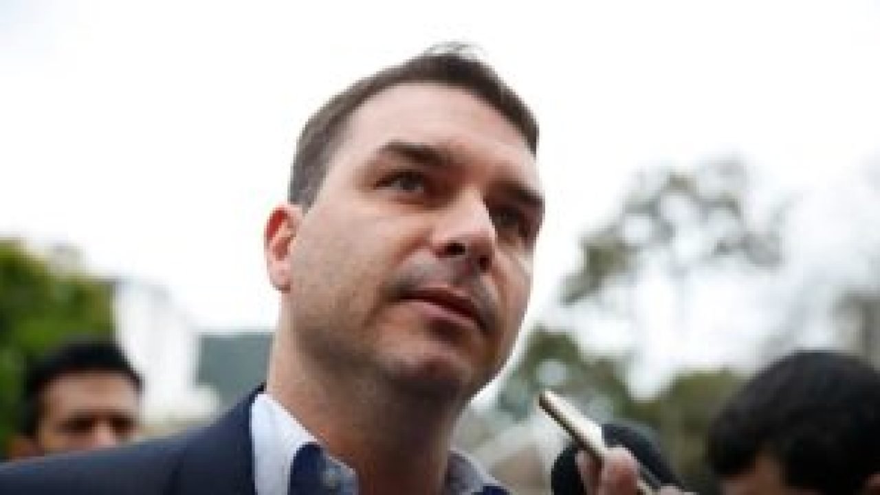 Flavio-Bolsonaro-1-300x167-1