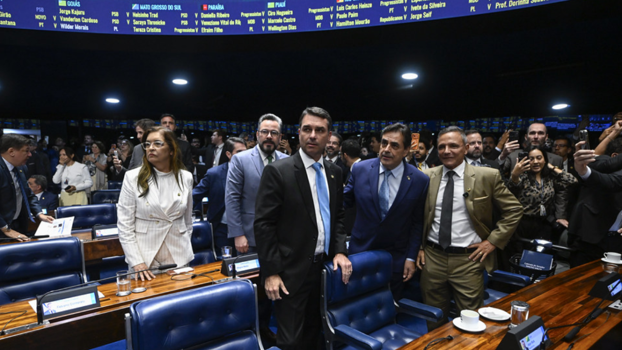 Flavio-Bolsonaro-votacao-Senado-indicacao-Jorge-Messias-STF