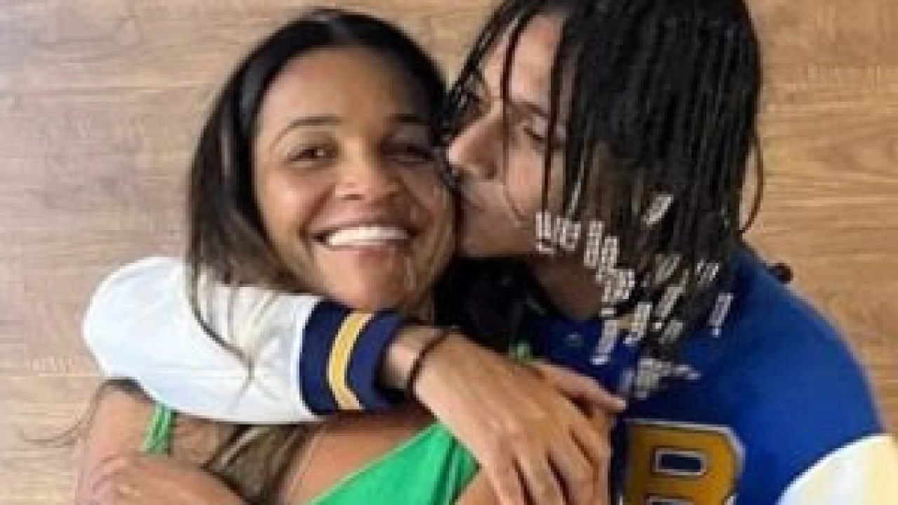 GxWmwnbXgAAuSY3-300x206-1