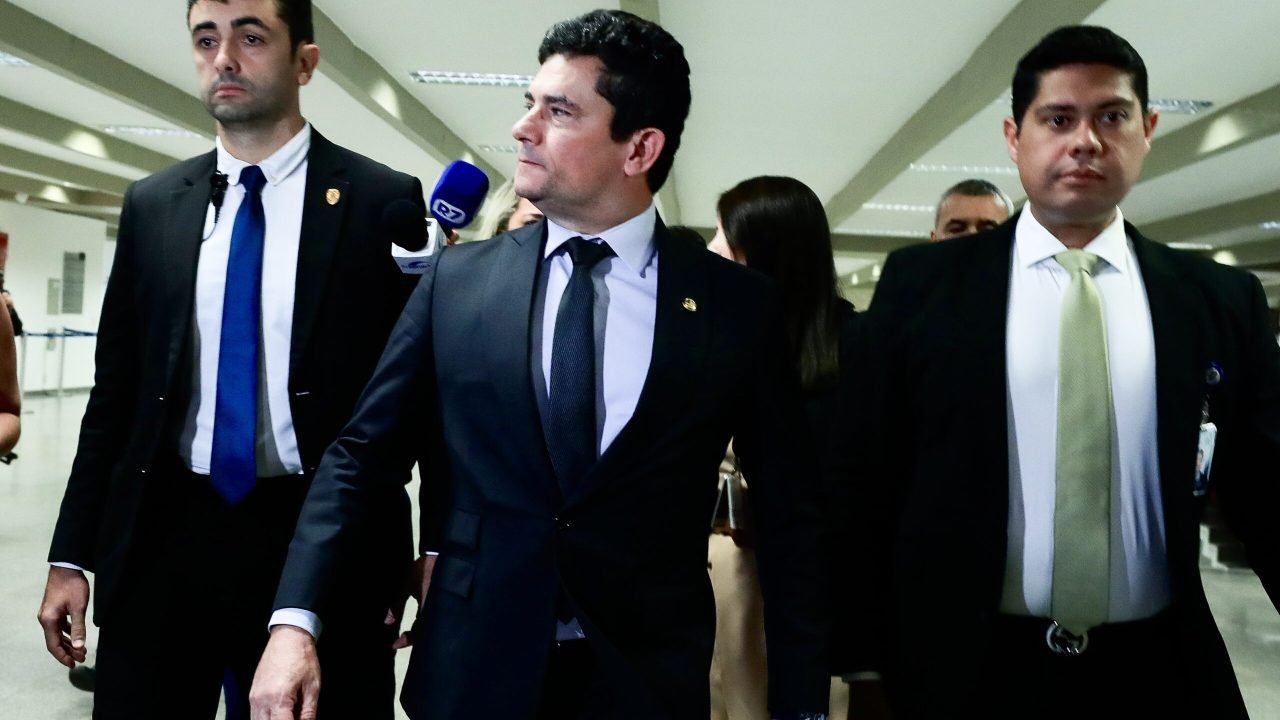 Brasília (DF) 03-04-2024 Senador Sergio Moro caminhando no senado Federal. Foto Lula Marques/ Agência Brasil