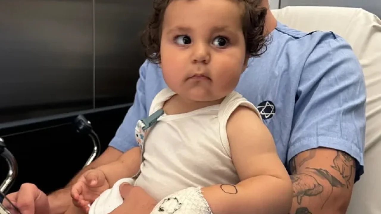 Filho de Viih Tube retorna ao hospital após sofrer queimaduras