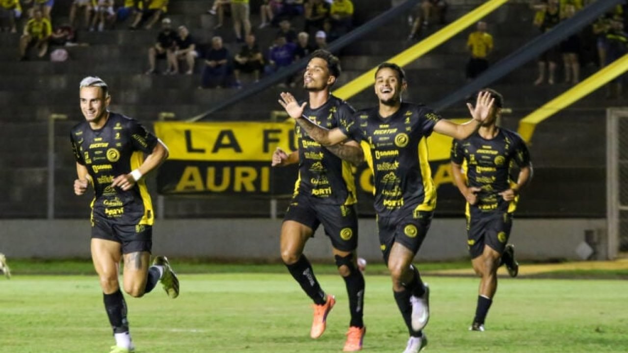 FC Cascavel encara o Cianorte neste domingo