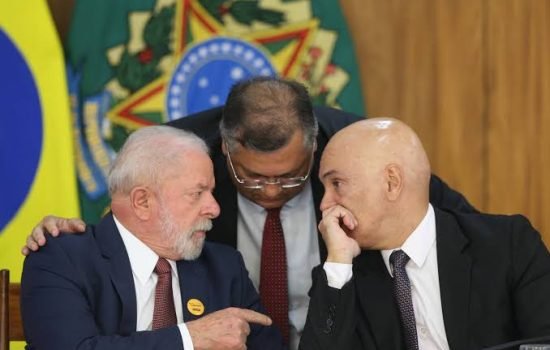 LULA-MORAES-DINO