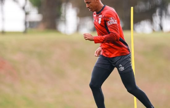 Luiz-Gustavo.jpg