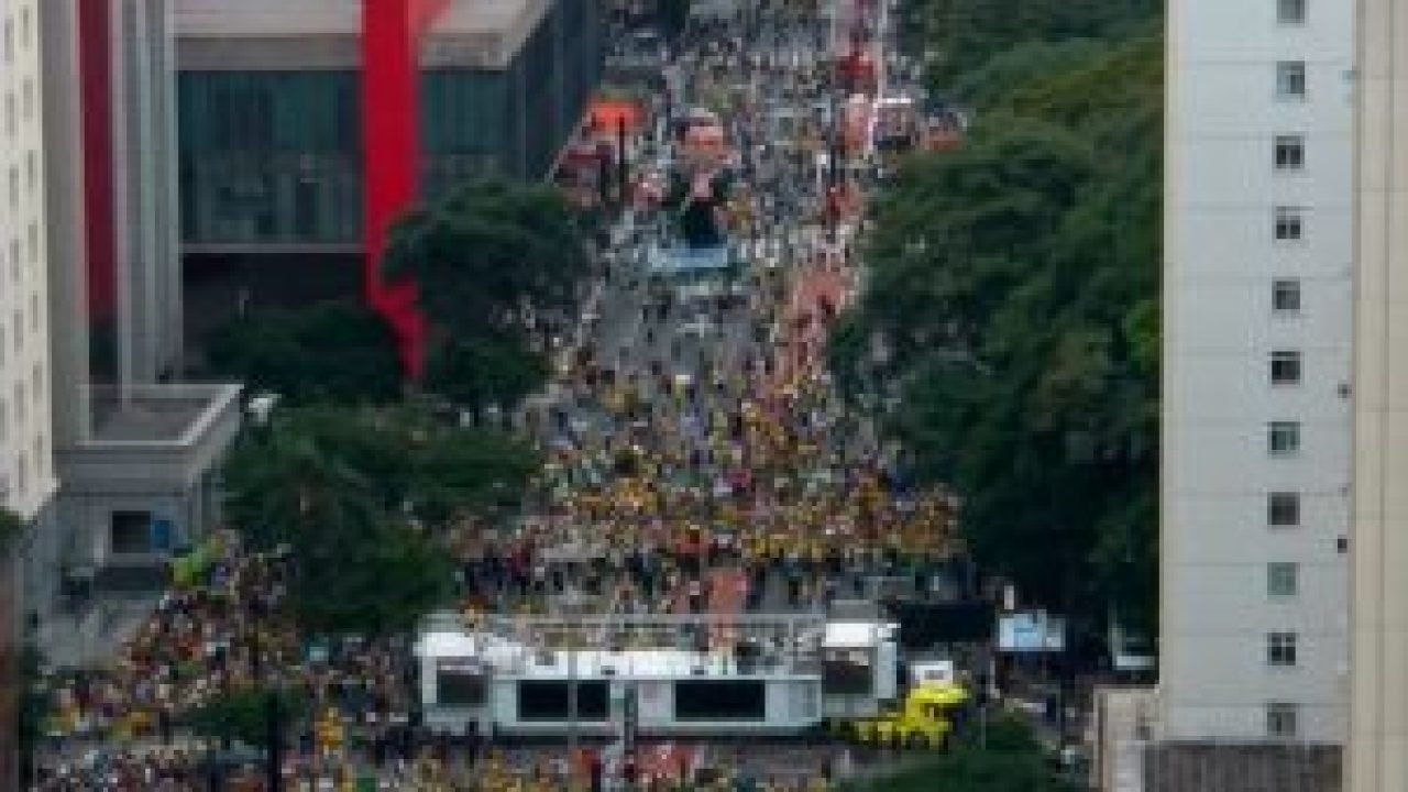 MANIFESTACAO-ACORDA-BRASIL-FORA-LULA-FORA-MORAES-E-FORA-TOFFOLI-AVENIDA-PAULISTA-300x169-1