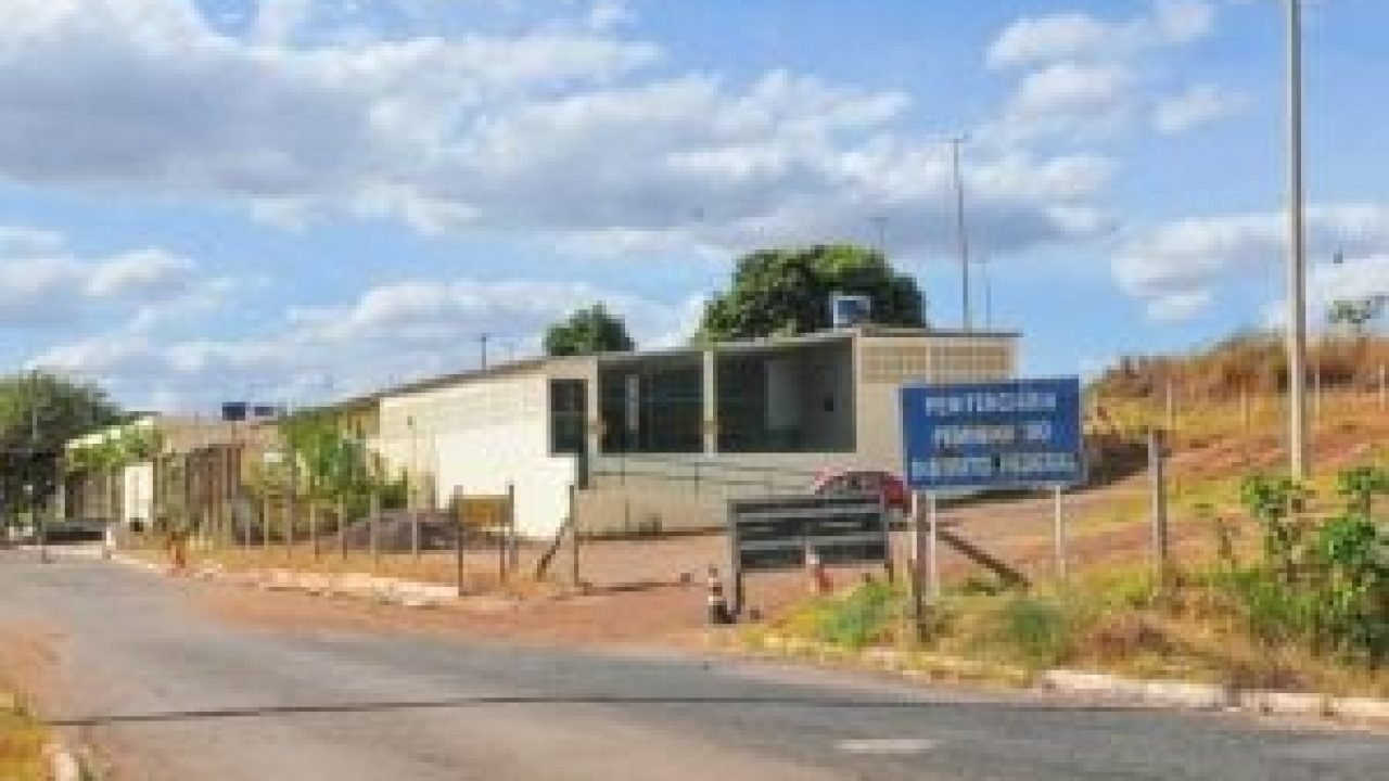 Penitenciaria-Feminina-do-Distrito-Federal-300x199-1