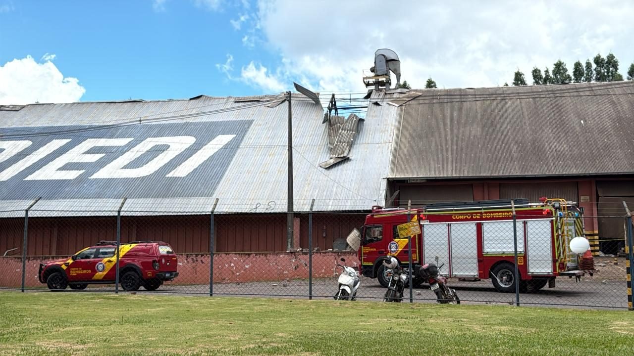 Explosão em silo obriga evacuação de empresa no bairro XIV de Novembro