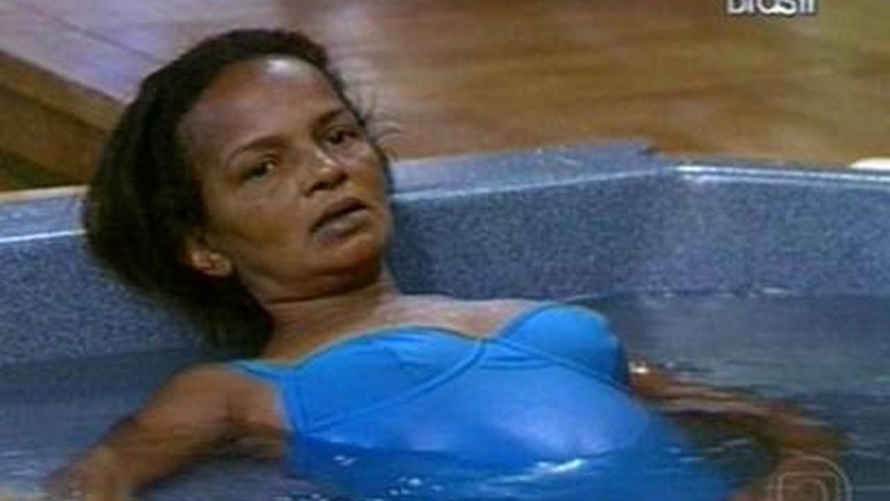 Além de Henri Castelli, outra participante já foi retirada às pressas por sofrer AVC no BBB