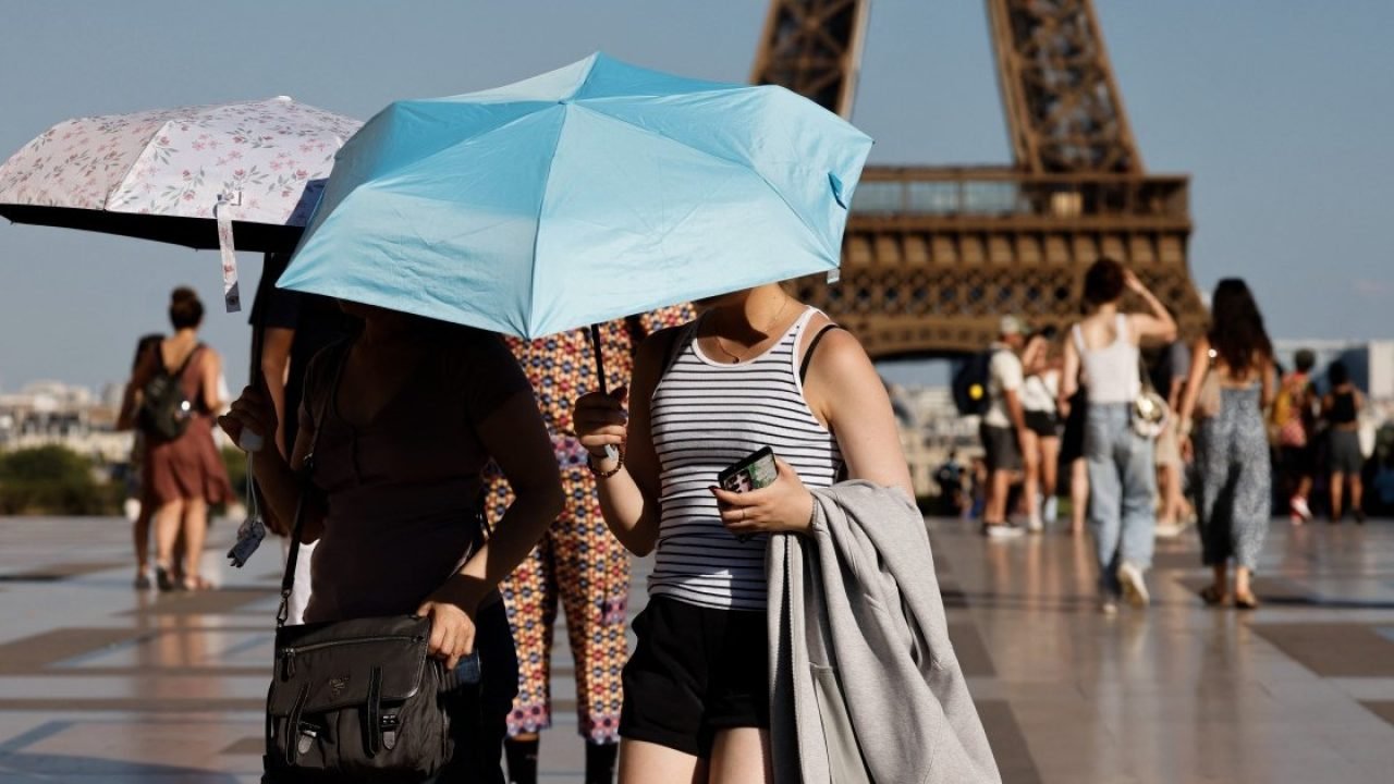 afp__20250630__64c783t__v1__midres__franceweatherclimateenvironmentheatwave