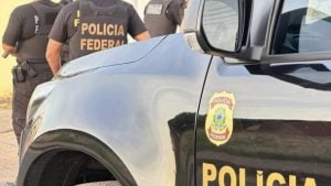 agentes-e-viatura-da-pf-300x178-1